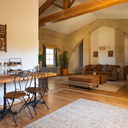Chateau De Pondres Villevieille Buitenkant foto